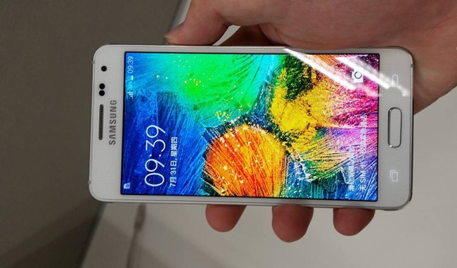 Samsung Galaxy A7 (SM-A700): видео обзор, характеристика, цена, тест. Достоинства и недостатки, Miracle, 29 сен 2014, 16:12, 1411410016_samsung-galaxy-alpha-hd-wallpaper.jpg