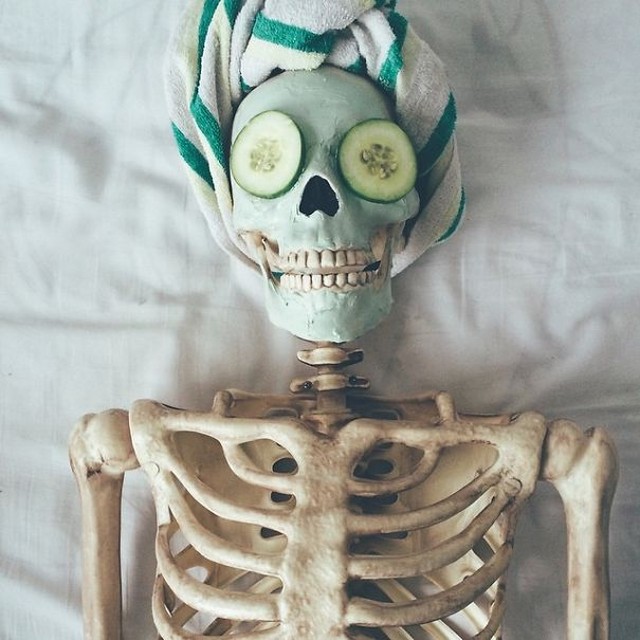 Пародия на современных девушек — скелет в Инстаграм, Miracle, 16 янв 2015, 15:00, Skellie01.jpg